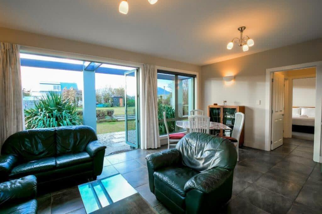 Cosy On Kingston Apartment Albert Town ภายนอก รูปภาพ