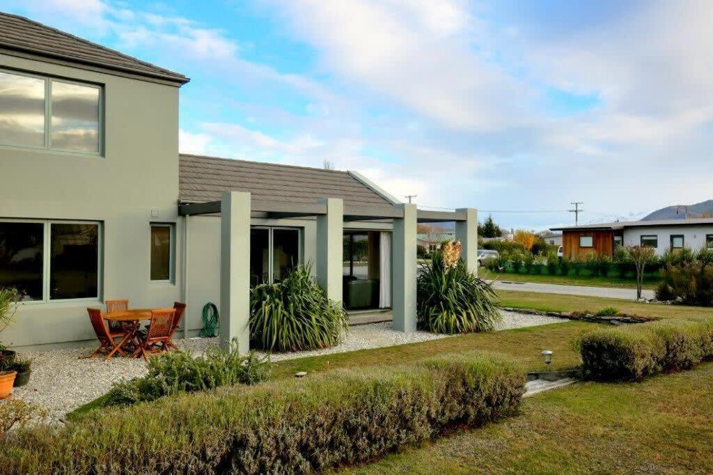 Cosy On Kingston Apartment Albert Town ภายนอก รูปภาพ